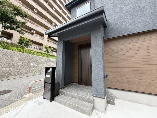 松戸市大金平１２３戸建賃貸のエントランス