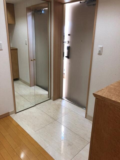 Ｔ’ｓ　ｇａｒｄｅｎ北柏　１号棟の玄関