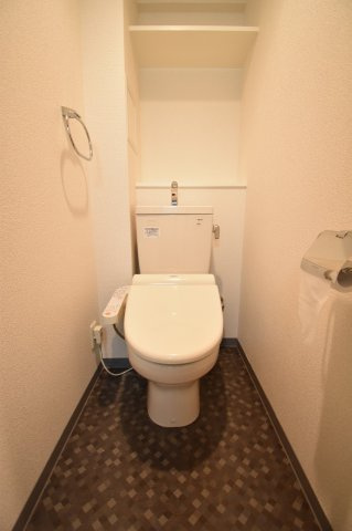 大阪市中央区谷町７丁目の賃貸マンションのトイレ
