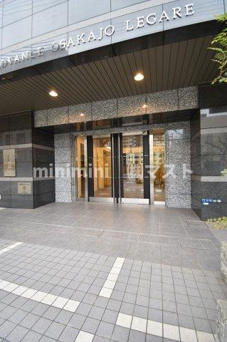大阪市中央区南新町２丁目の賃貸マンションのエントランス