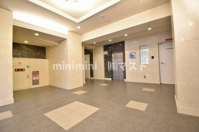 大阪市中央区南新町２丁目の賃貸マンションのロビー