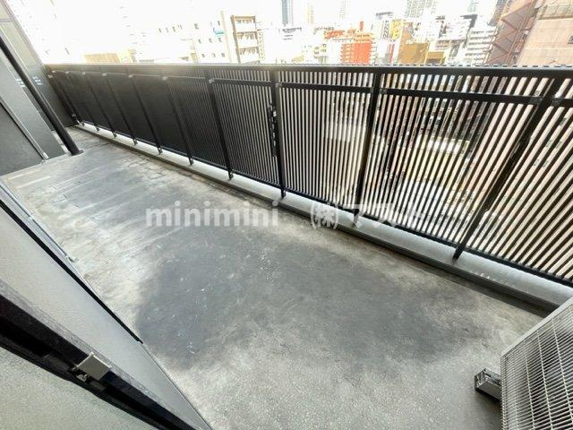 大阪市中央区南本町１丁目の賃貸マンションのバルコニー