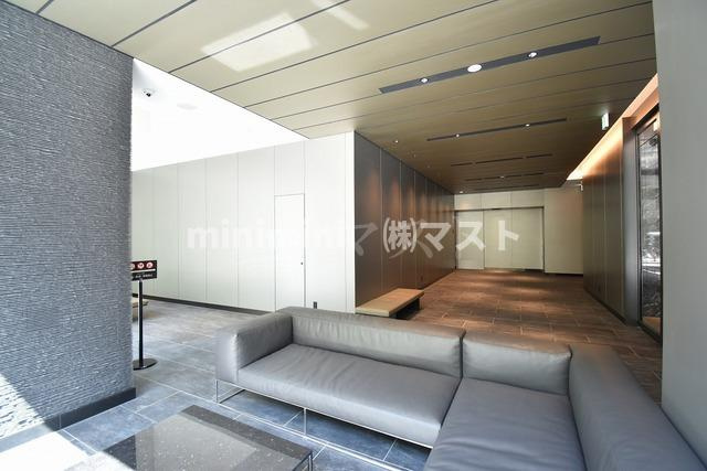 大阪市中央区南本町１丁目の賃貸マンションのロビー