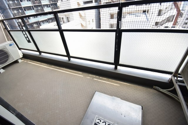 大阪市中央区内淡路町１丁目の賃貸マンションのバルコニー