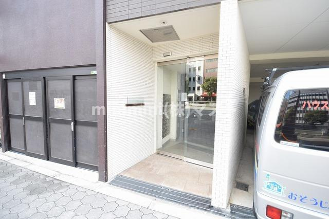 大阪市北区天満２丁目の賃貸マンションのエントランス