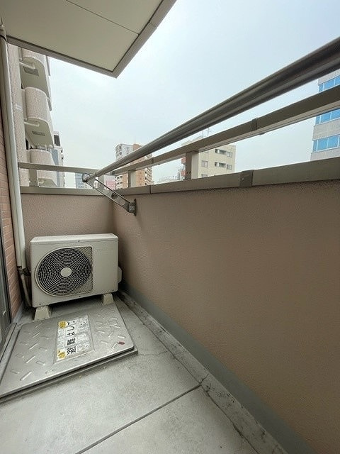 大阪市中央区瓦屋町３丁目の賃貸マンションのバルコニー