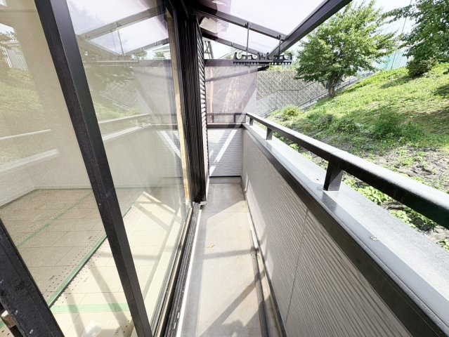 高槻市松が丘二丁目戸建のバルコニー|２階南東側バルコニーです。