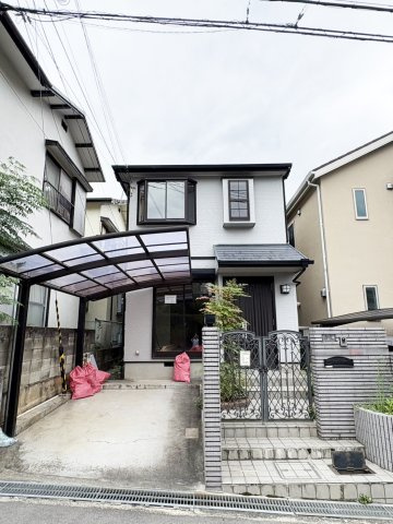 高槻市松が丘二丁目戸建の外観|外観は落ち着いています