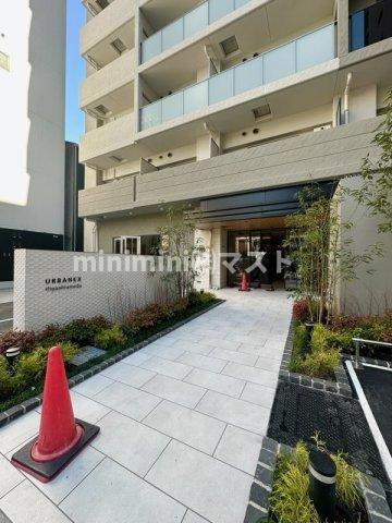 大阪市北区西天満６丁目の賃貸マンションのエントランス