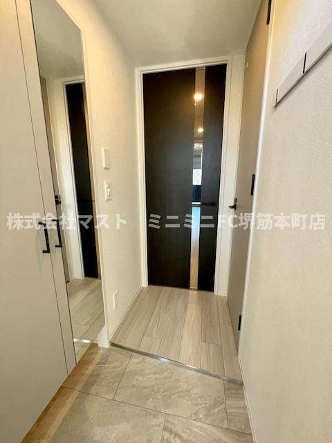 大阪市北区西天満６丁目の賃貸マンションの玄関