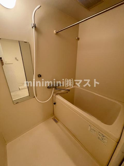 大阪市中央区内本町１丁目の賃貸マンションの浴室