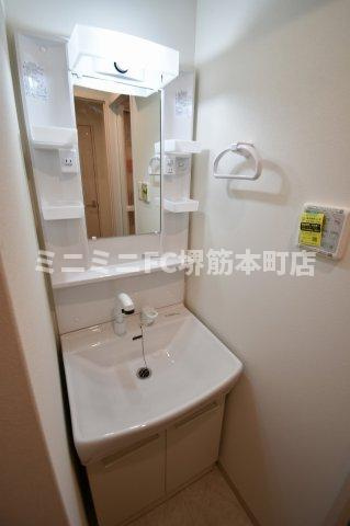 大阪市東成区玉津１丁目の賃貸マンションの洗面所