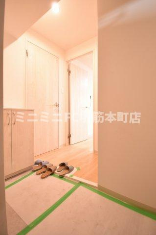 大阪市東成区玉津１丁目の賃貸マンションの玄関