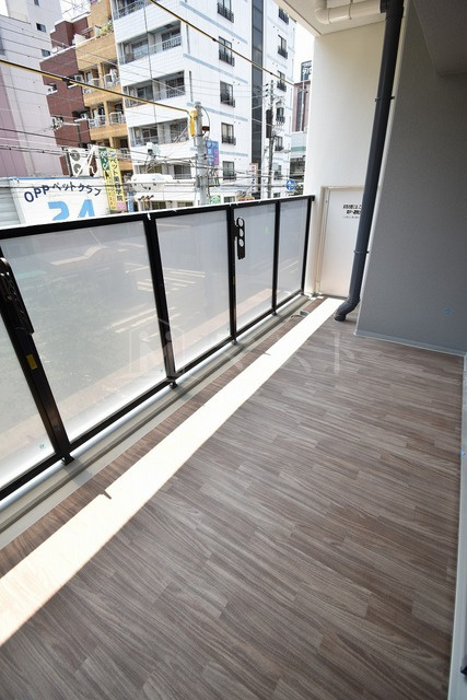 大阪市中央区瓦屋町１丁目の賃貸マンションのバルコニー
