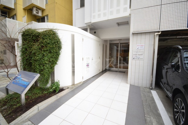 大阪市北区菅原町の賃貸マンションのエントランス