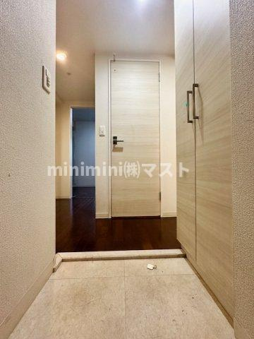 大阪市中央区南船場１丁目の賃貸マンションの玄関