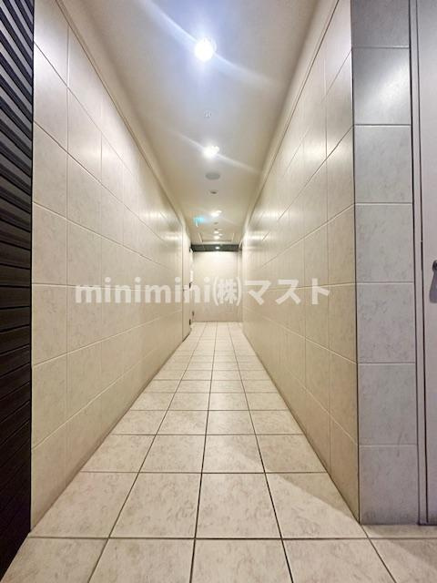 大阪市中央区南船場１丁目の賃貸マンションのロビー