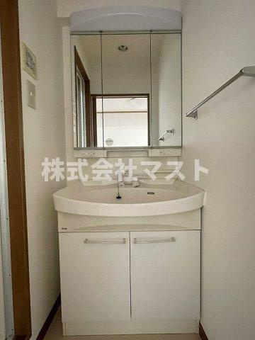 大阪市北区本庄東１丁目の賃貸マンションの洗面所