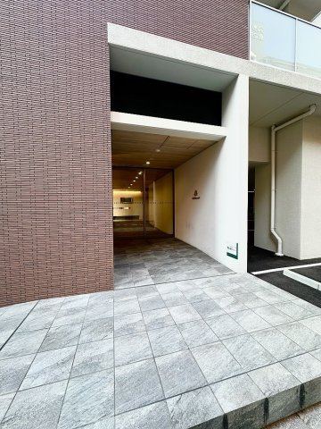 大阪市中央区島之内１丁目の賃貸マンションのエントランス