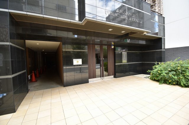大阪市中央区谷町７丁目の賃貸マンションのエントランス