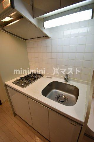 大阪市中央区南新町２丁目の賃貸マンションのキッチン