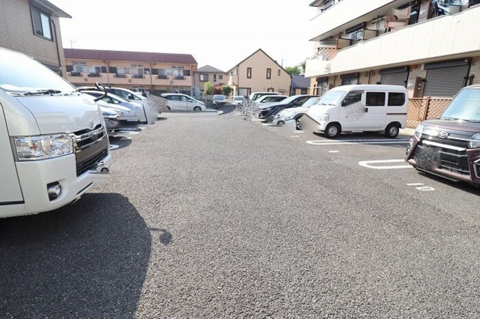パラシオン　Aの駐車場