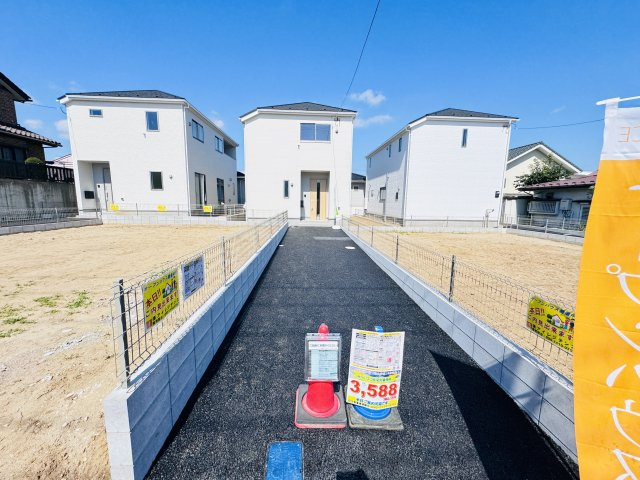 松戸市小金原５丁目新築戸建【貝の花小学校：7分】の駐車場|3号棟駐車スペース・縦列2台駐車可