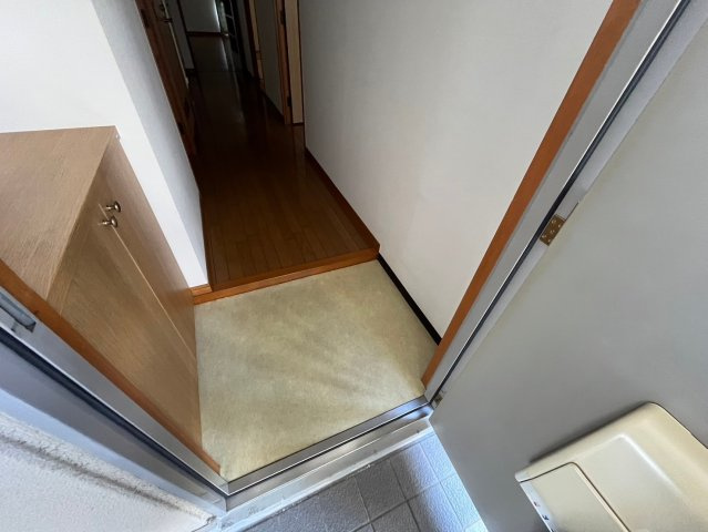 芦屋市伊勢町の賃貸マンションの玄関