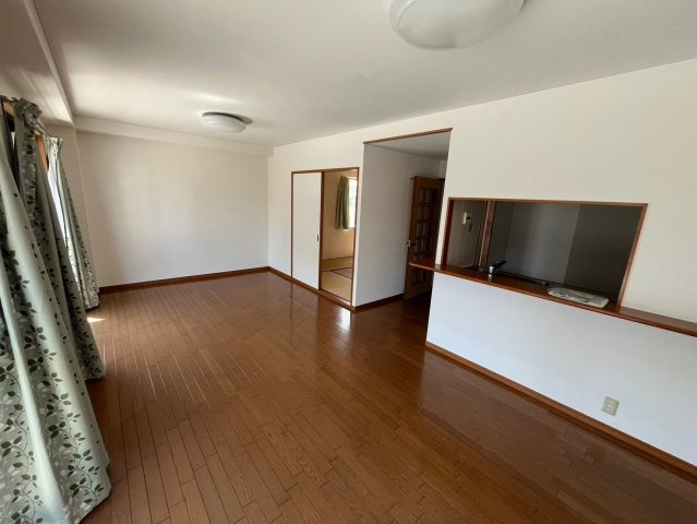 芦屋市伊勢町の賃貸マンションの居間・リビング