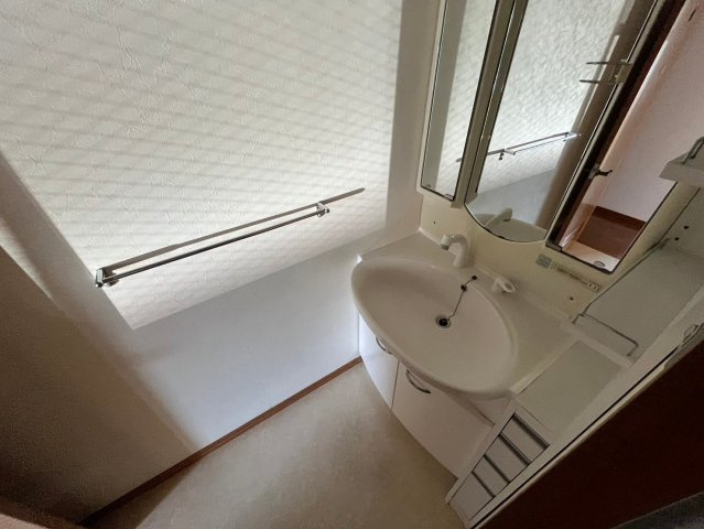 芦屋市伊勢町の賃貸マンションの洗面所