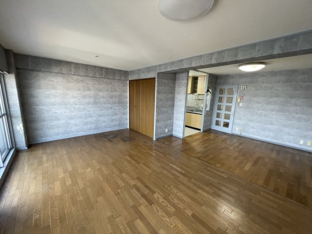 神戸市灘区大石東町１丁目の賃貸マンションの居間・リビング