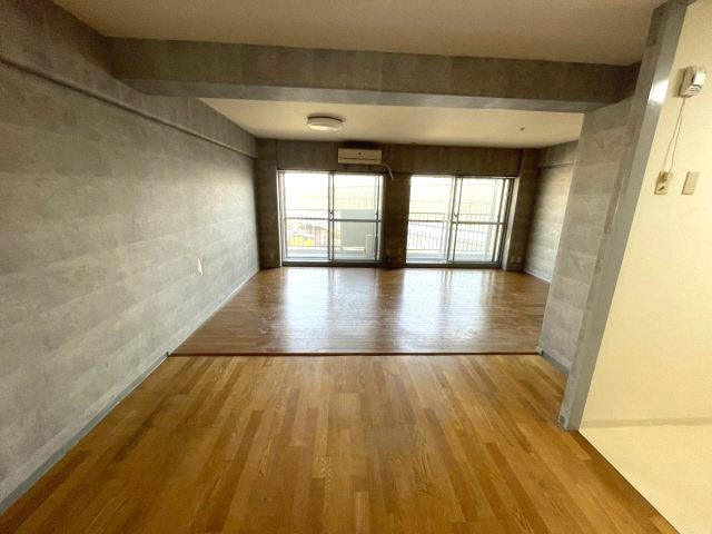 神戸市灘区大石東町１丁目の賃貸マンションの居間・リビング