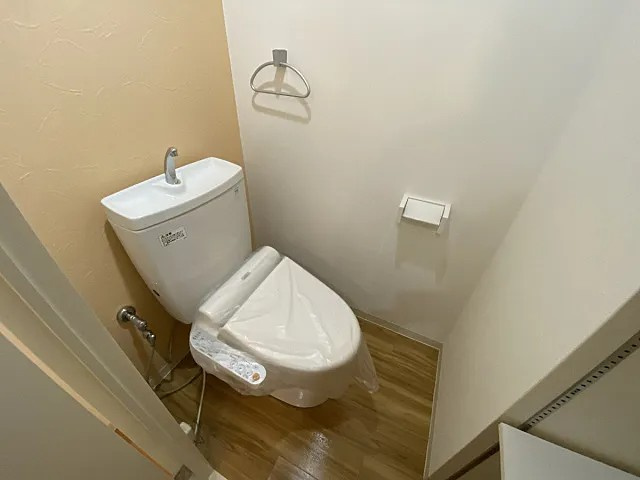 芦屋市松ノ内町の賃貸マンションのトイレ