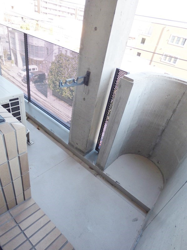 芦屋市松ノ内町の賃貸マンションのバルコニー