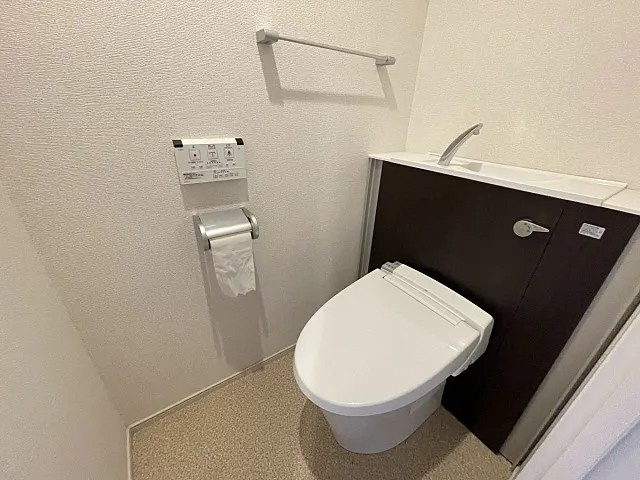 神戸市灘区篠原本町３丁目の賃貸マンションのトイレ