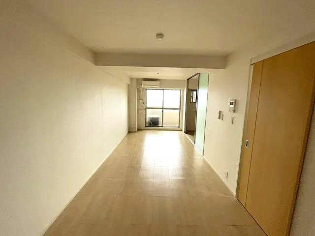 神戸市灘区篠原本町３丁目の賃貸マンションの居間・リビング