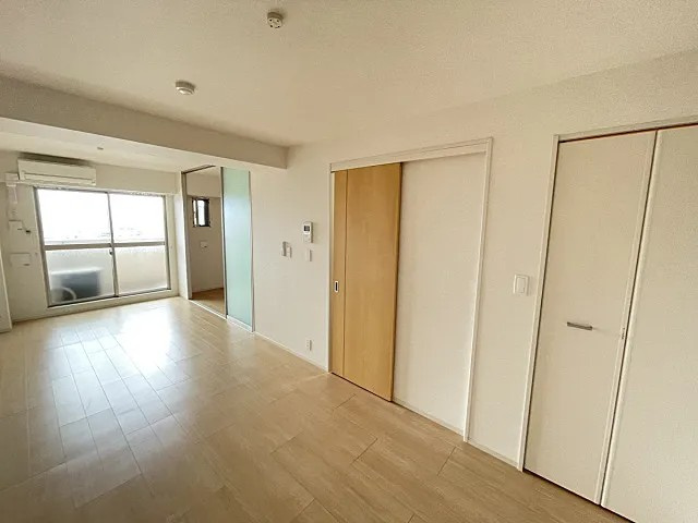 神戸市灘区篠原本町３丁目の賃貸マンションの居間・リビング
