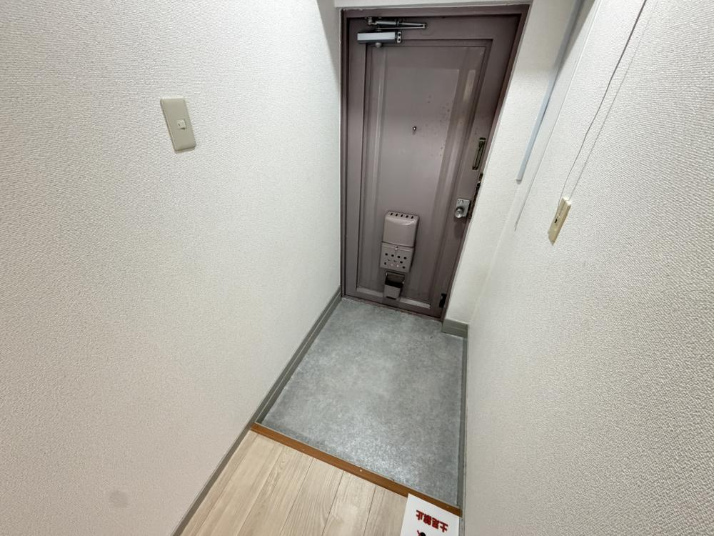 芦屋市朝日ケ丘町の賃貸マンションの玄関