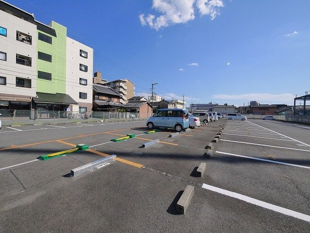 大安寺モータープールの駐車場