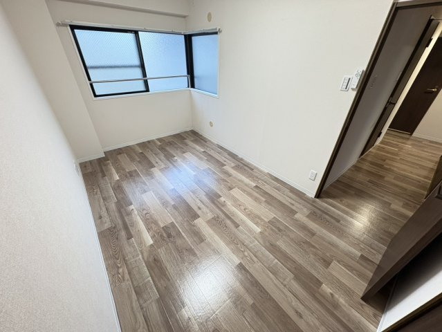 フェアリークリスタル市川の寝室
