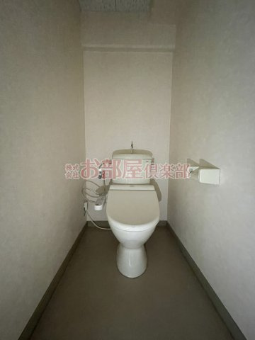 石村ビルのトイレ|ゆったりとした空間のトイレです