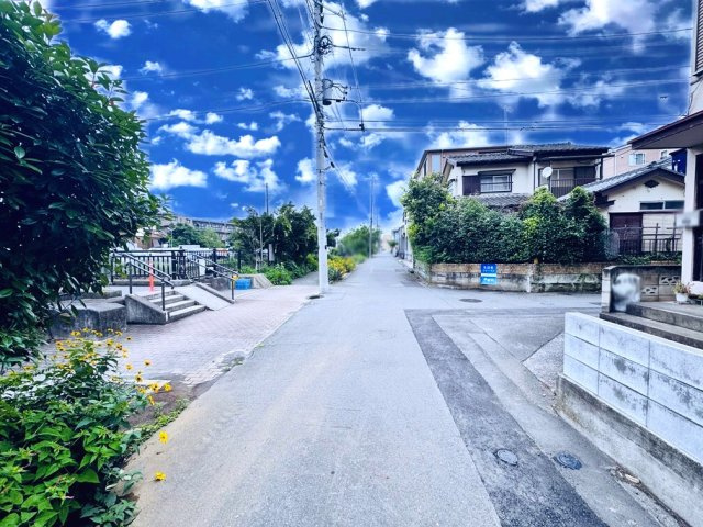 【前面道路含む現地写真】 | 和光市新倉2丁目　新築一戸建住宅　全1棟　（成増店） | 自然環境と調和した良好な住環境
