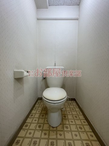 石村ビルのトイレ|ゆったりとした空間のトイレです