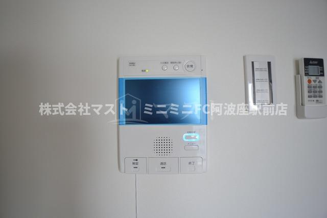 大阪市西区本田１丁目の賃貸マンションのセキュリティ|フロアーによってカラーが異なります。