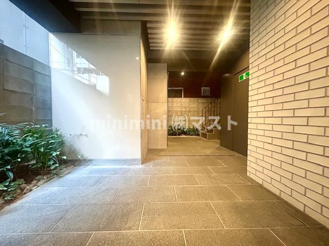 大阪市西区阿波座１丁目の賃貸マンションのエントランス