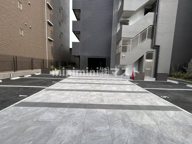 大阪市西区九条南１丁目の賃貸マンションの駐車場