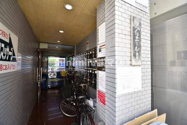 大阪市西区南堀江３丁目の賃貸マンションのエントランス