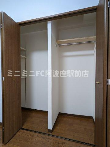 大阪市西区土佐堀１丁目の賃貸マンションの収納