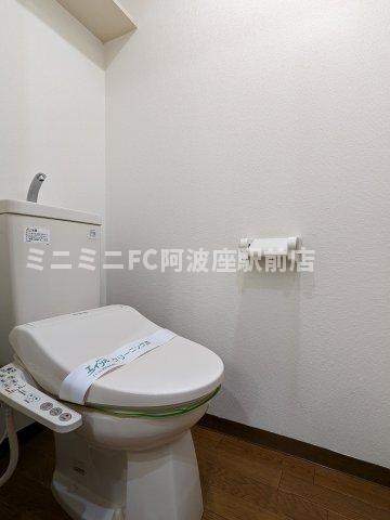 大阪市西区土佐堀１丁目の賃貸マンションのトイレ