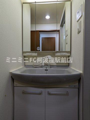 大阪市西区土佐堀１丁目の賃貸マンションの洗面所